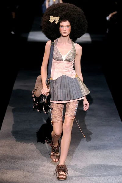 Look 9